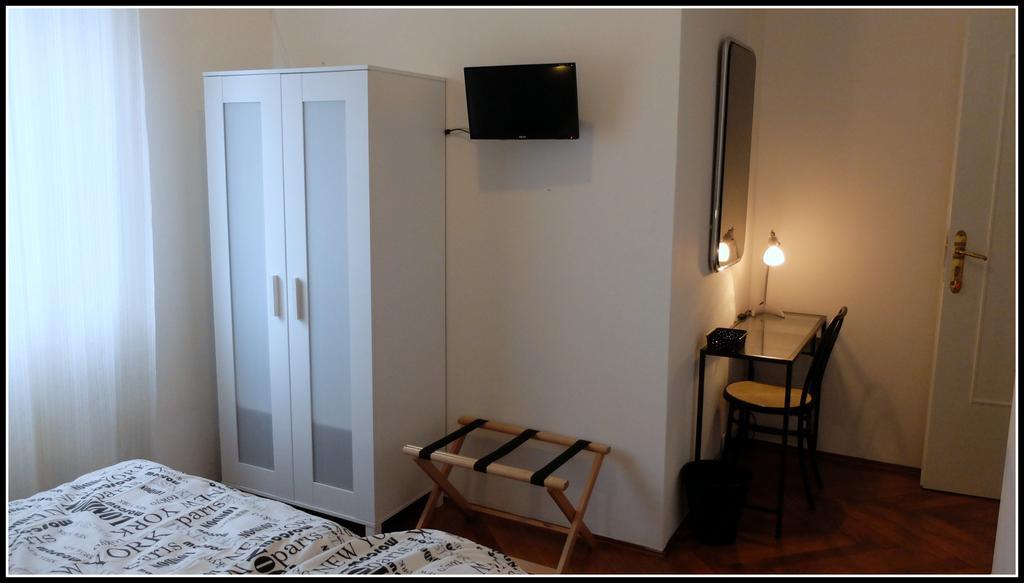 B&B Piazza Goldoni Трієст Екстер'єр фото